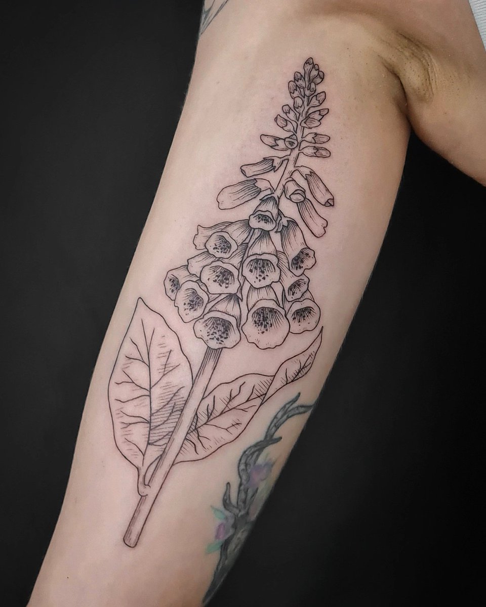 I had so much fun creating these Foxgloves for Millie!