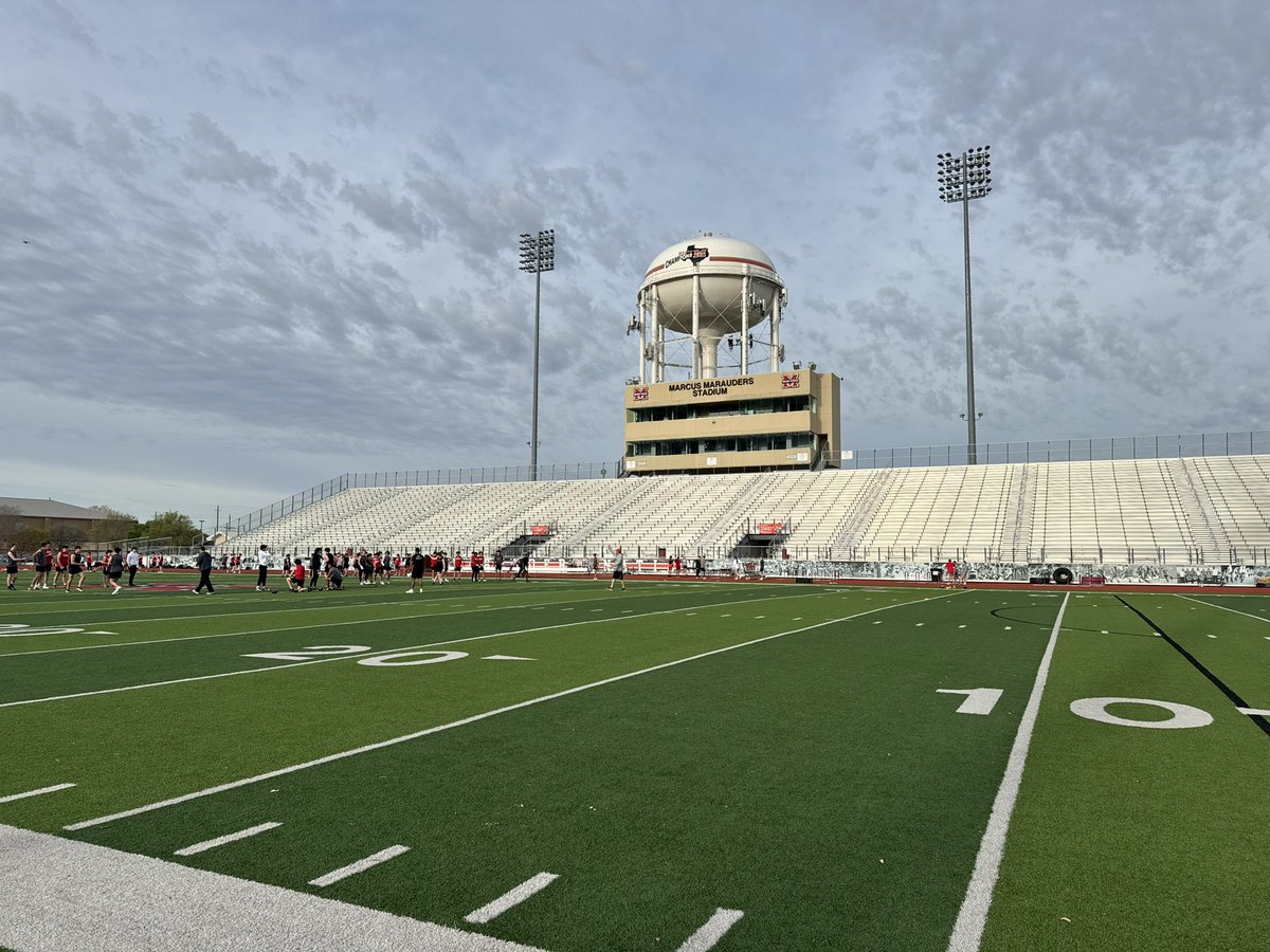 Started the day at Flower Mound Marcus I cannot thank Coach Alexander enough for the hospitality. The Marauders wasted no time this morning. The pace was quick and there a a ton of promising talent @MarcusFootball | @RecruitMarcusFB | @Coach_A_MHS | @harper_coach