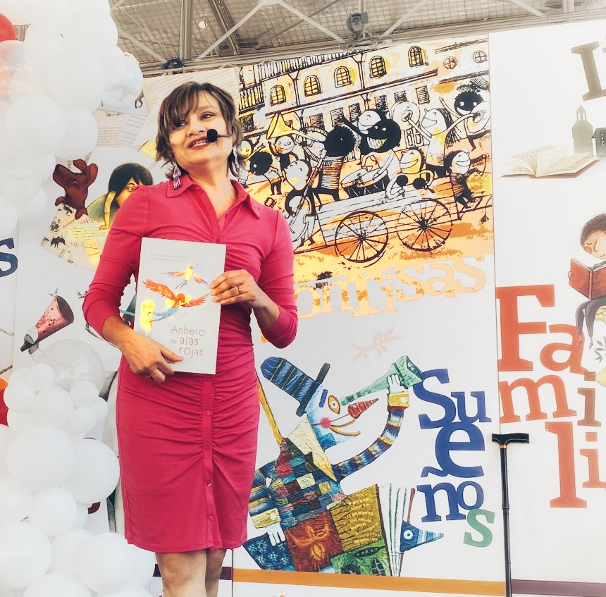 Hemos puesto en línea una entrevista con la escritora ecuatoriana Sandra De la Torre Guarderas, autora de 'Anhelo de alas rojas', libro publicado en México por @el_naranjo y ganador del Premio Fundación Cuatrogatos 2024. Pueden leer la entrevista aquí: t.ly/uMmvy