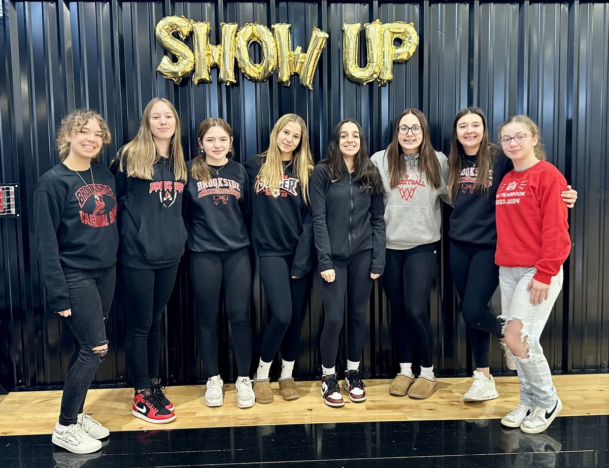 Today we learned how to #showup for our teammates! Here are this year’s 8 girls that represented Brookside at the LCAAA Women’s Leadership Conference 2024! ❤️🖤 @BrooksideCards @Brookside_AD