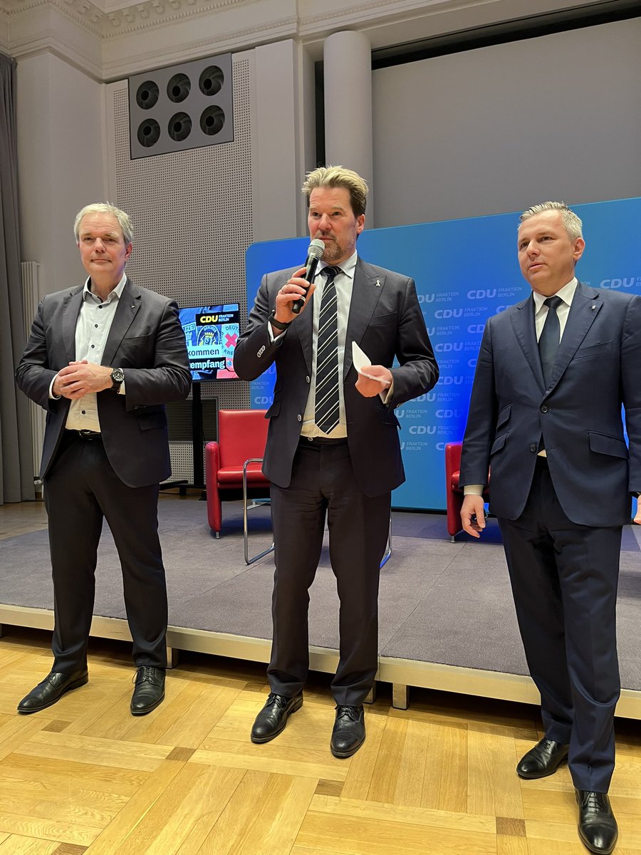 Hier im @AGH_Berlin mit @DirkStettner @burkarddregger und @A_J_Herrmann #Blaulichtempfang @Berliner_Fw @BerlinBB_Dfeug @Innensenatorin - ein breiter Bogen an Themen-von Brandschutzerziehung bis Zivilschutz