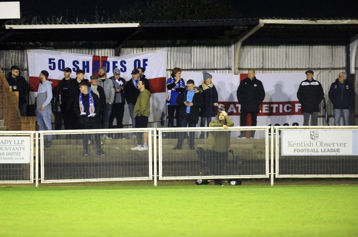 Brightlingsea (h) another 3 points, another committed hard working display, usual midweek lower crowd but still largest in the division on the night, must be doing something right! 1️⃣8️⃣9️⃣0️⃣🔵⚪️🔵⚪️
Photos by Laurie Rampling