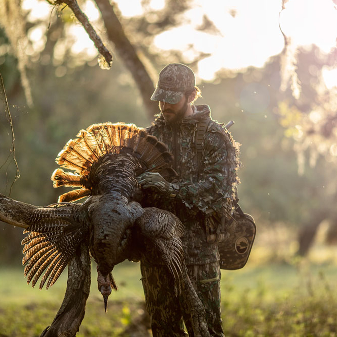 Spring is officially here and that means one thing. 🦃 📷: @MossyOak #gameandfishmag #turkeyhunting #springthunder #gobblers