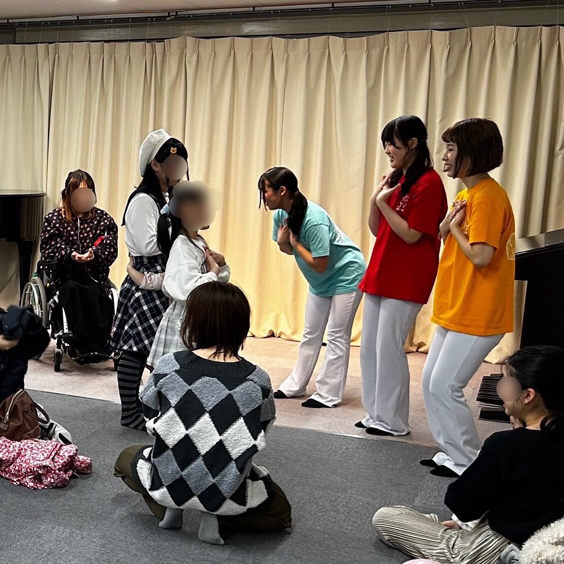 fillfeel_info's tweet photo. そして・・・✨✨✨

なんと！ご希望にお答えして
4/7(日)14:00から
再演いたします🎵

会場は同じく
江坂シャロームホール🏠

今回は見逃した方も
是非4/7に遊びにいらしてくださいね💕✨

詳しくはInstagram
<https://t.co/r2yaauLN6R>
をご覧ください💕✨

皆さまと出会える事
楽しみにしています🎵 https://t.co/CggAVr4QWV