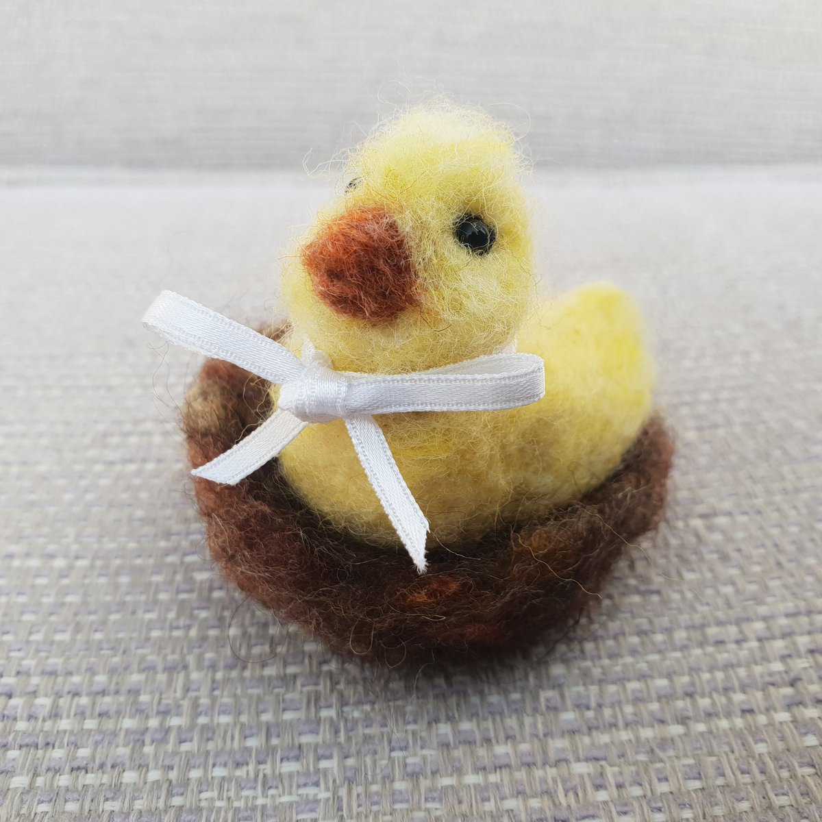 Hello! Thrilled to share this darling little Chick who is nice and cosy in her nest! The perfect gift idea for Easter or to treat yourself with! Handmade with lots of love and patience. Thank you 😊🐣❤️ therockingfelter.etsy.com/uk/listing/169… #Easter #easter2024 #Etsy #Chick #firsttmaster