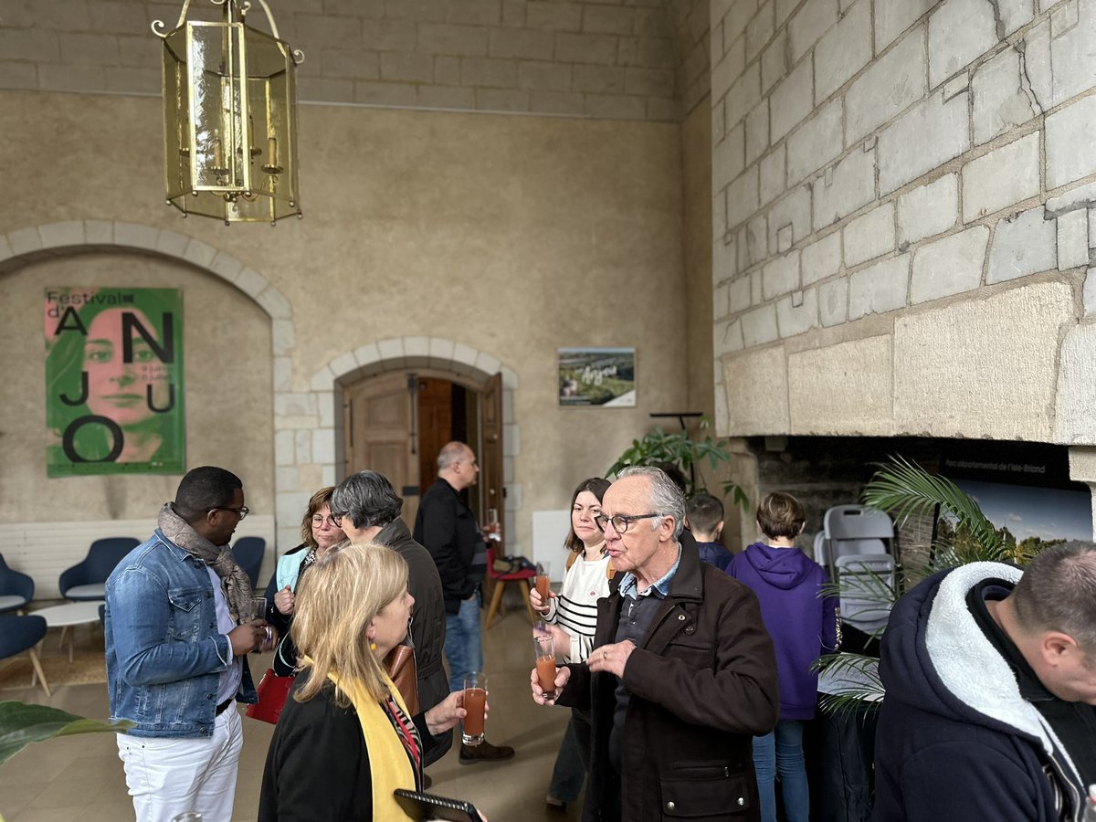 Cet après-midi <a href="/Brichet17/">Brichet Régine</a> faisait visiter le Conseil départemental aux membres du Conseil municipal des jeunes de Tiercé. 
Un moment de partage où les enfants ont pu être curieux du fonctionnement et du rôle qu’à notre Département au sein de l’Anjou !