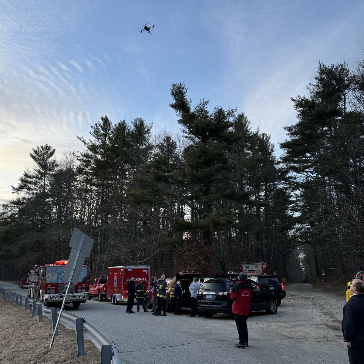 MassDFS's tweet image. DFS Special Operations personnel supported the @RutlandMAFire with a #Drone unit yesterday. By providing an eye in the sky, drones can help incident commanders direct resources at large-scale events like the #BrushFire at Rutland State Park. Learn more: ow.ly/t0Ug50QXwGr