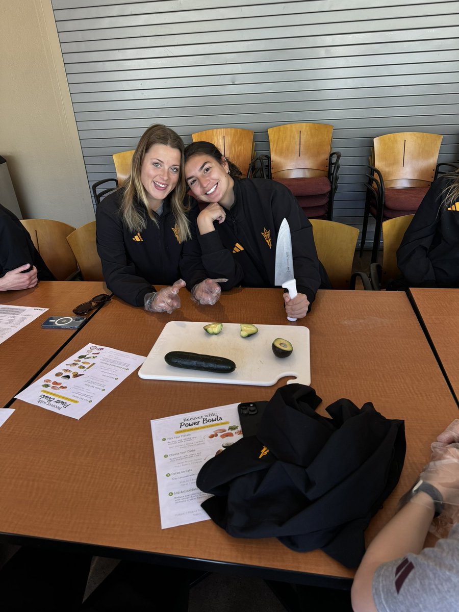 Anyone can cook but only the fearless can be great 👩‍🍳 Cheffing it up today with Sun Devil Nutrition! We made power bowls and protein cookie dough ⏲️ #ForksUp /// #O2V