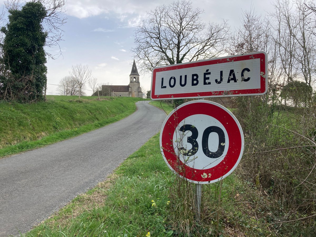 Walking back up to Loubejac this afternoon #dordogne