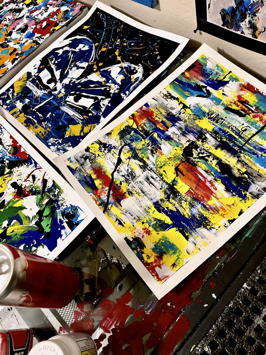 designzbychance's tweet image. Stop looking at the charts..

Go look at some art 🔪