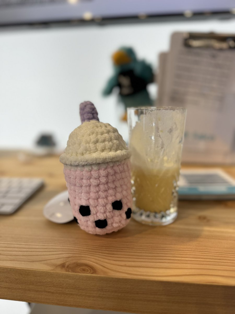 Not only did I get a nice smoothie but also this adorable boba tea fiber art! Thanks, <a href="/sigboba/">SIG Boba</a>