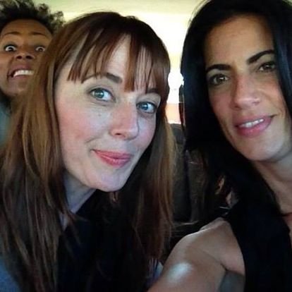 Me with pal Cathy DeBuono whom I love &amp; admire to the moon. We’re on set (that's Nayo Wallace on my shoulder!) This story of hers in the link 👇has been a 10 yr labour of such love ... I’m beyond proud of her. Please listen. #truecrime #NBC
podcasts.apple.com/.../murder-in-…