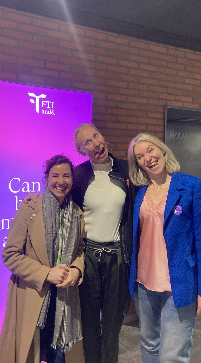 Interessante mensen die zichzelf niet té serieus nemen, are my kinda people! ❤️

(En ik was eens NIET de grootste! 🥳)

#futuregenerationsconference #annwauters #belgiancats #dewivandevyver