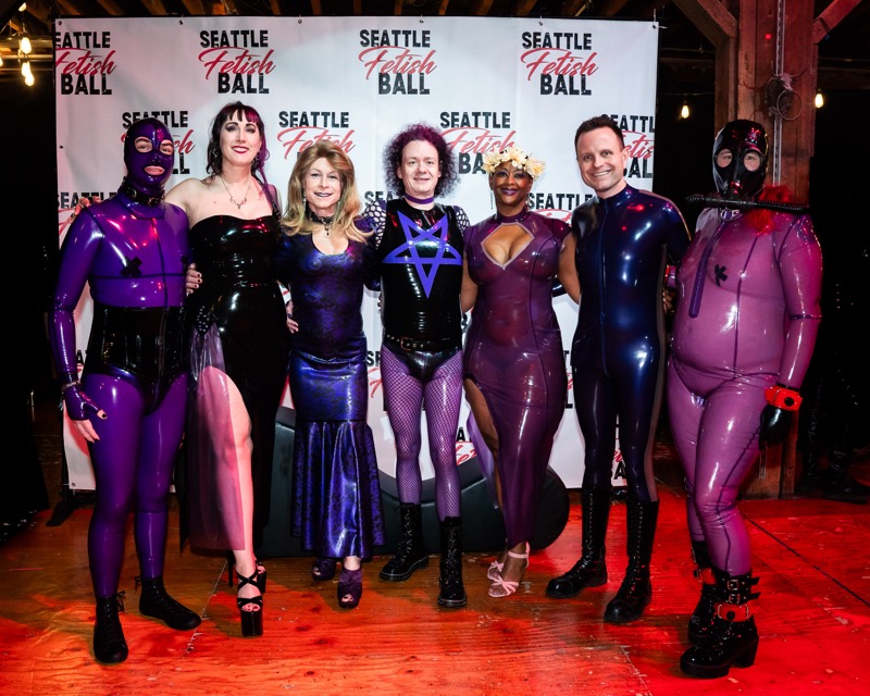 Love to see all those beautiful shades of purple latex 💜 #seattlefetishball #shinyinseattle @MadameZoie