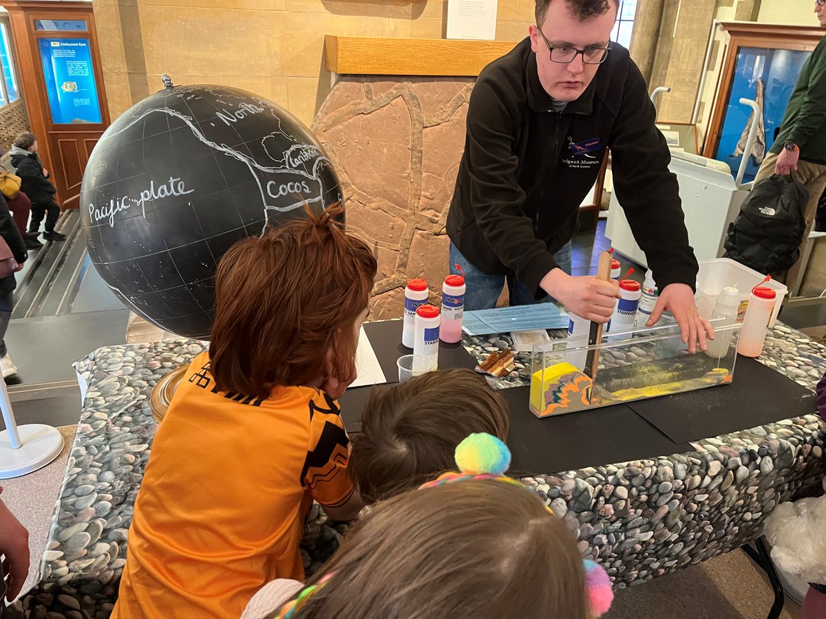 Join us on Saturday 23rd March, 11am - 3pm at our Earth Sciences Fair, part of @Cambridge_Fest! Meet our team and scientists from @EarthSciCam. Get stuck into our family activities - create a mountain range or a coral reef, use AI to identify trees, and more! #EarthSciences🦖🌋