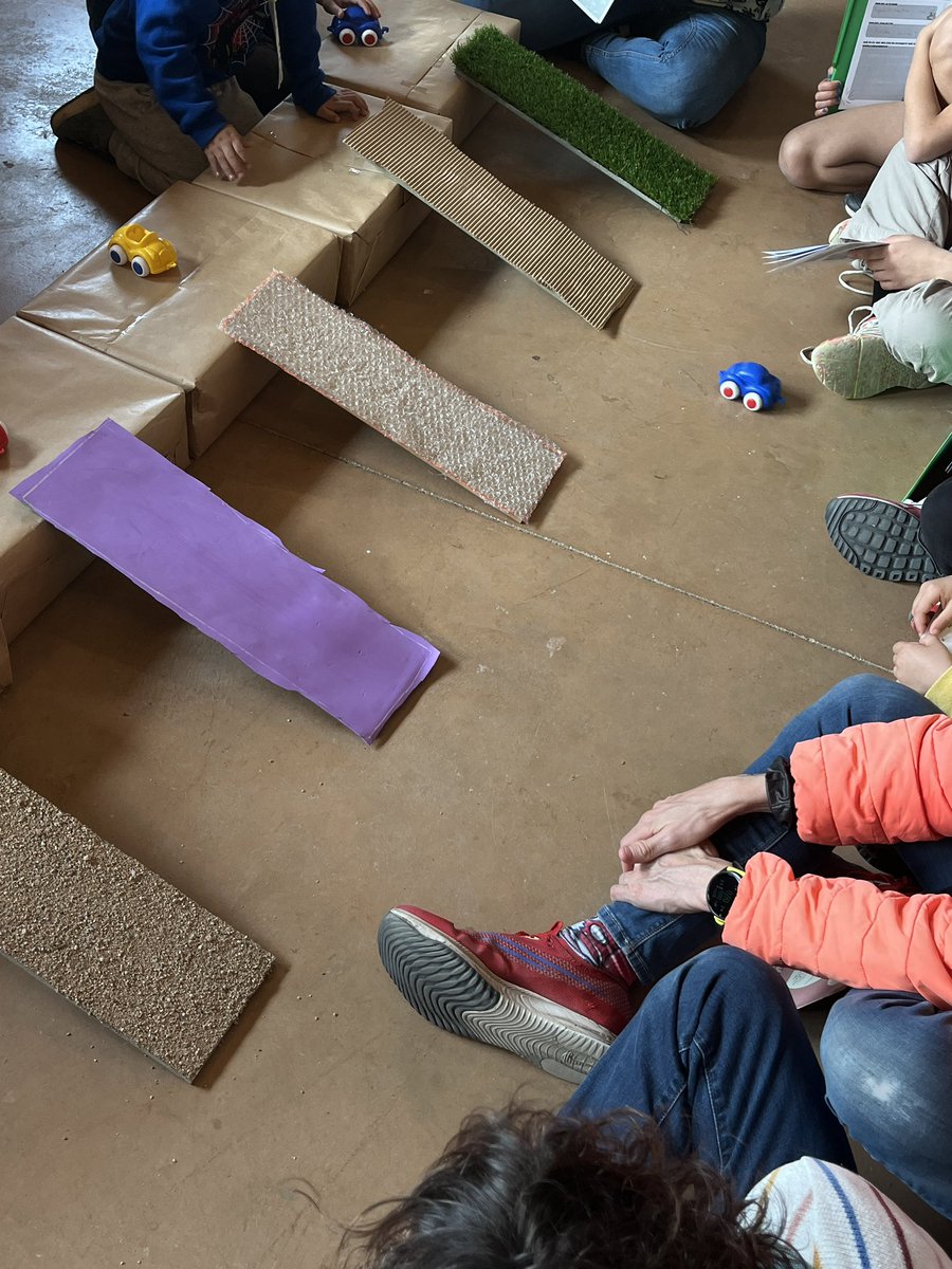 SE Vallès Oriental IV (@sevoriental4) on Twitter photo Avui, visitem la Fira Steam <a href="/EscolaGiroi/">Escola Giroi</a>
Un espai on s'han compartit projectes explicats per l'alumnat.
Molt bona feina a l'equip de mestres que recolza i impulsa aquest tipus d'iniciatives!👏👏👏 Avui, visitem la Fira Steam <a href="/EscolaGiroi/">Escola Giroi</a>
Un espai on s'han compartit projectes explicats per l'alumnat.
Molt bona feina a l'equip de mestres que recolza i impulsa aquest tipus d'iniciatives!👏👏👏