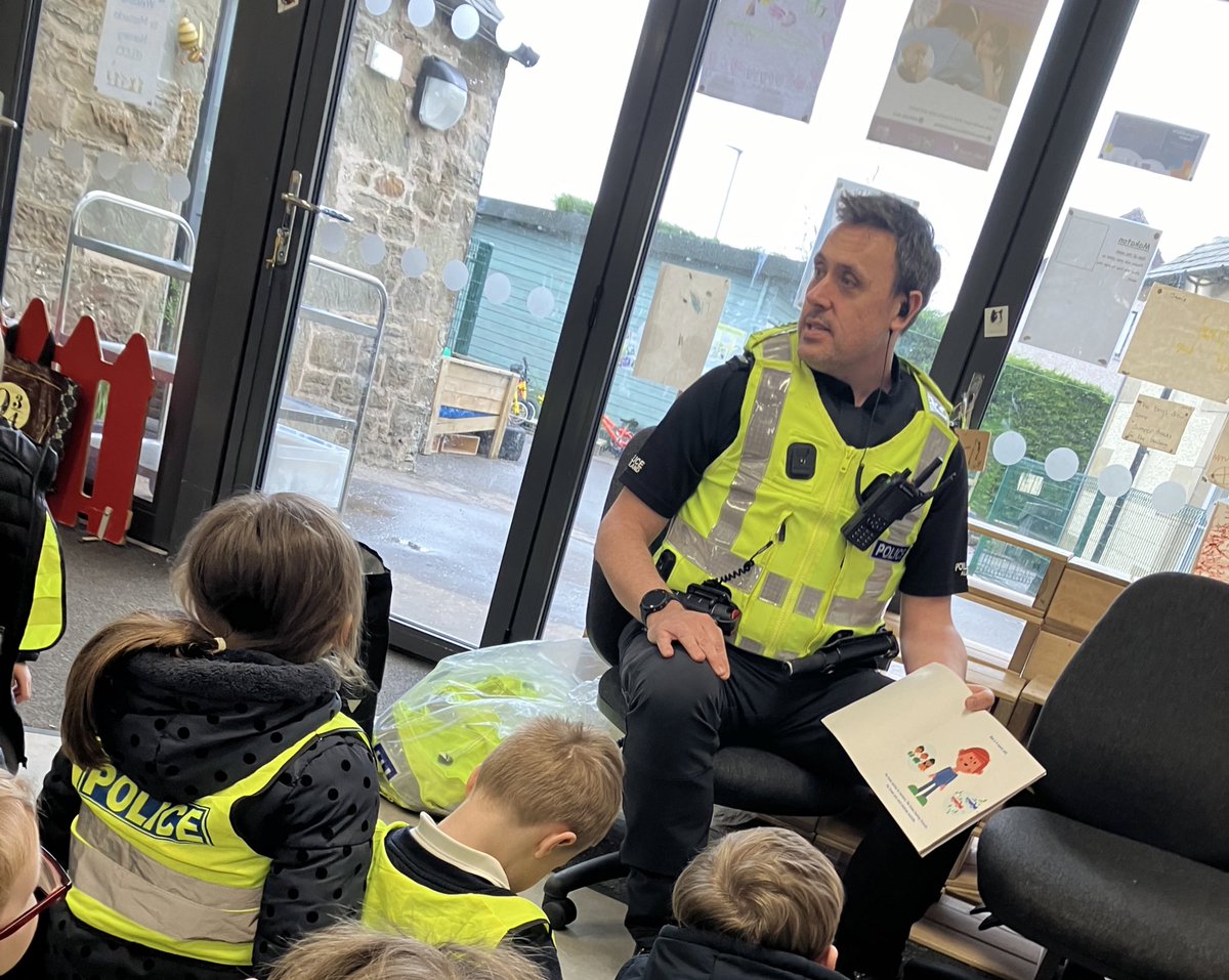 Mattocks PS (@mattocks_ps) on Twitter photo P1/2 and the nursery enjoyed a chat, a story, a wee shot in the police car and lots of questions with our wonderful community police officers 🚔 #keepingsafe #healthandwellbeing #communitypartners #communitymattersatmattocks #CarnoustieMonifiethSidlawCPT <a href="/PSOSAngus/">Police Scotland Angus</a> P1/2 and the nursery enjoyed a chat, a story, a wee shot in the police car and lots of questions with our wonderful community police officers 🚔 #keepingsafe #healthandwellbeing #communitypartners #communitymattersatmattocks #CarnoustieMonifiethSidlawCPT <a href="/PSOSAngus/">Police Scotland Angus</a>
