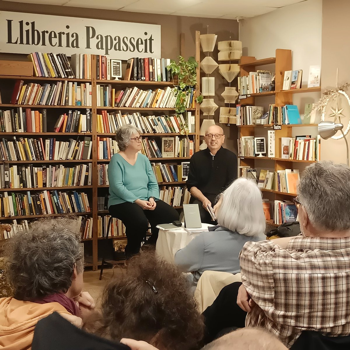 Llibreria Papasseit tweet media