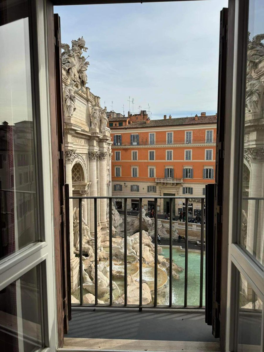#Airbnb bedroom window in #Rome ❤️
#20Marzo
#Decaro 
#festadelpapa 
#festadelpapà 
#deprem 
#instagramdown 
#MAFSAU 
#Nowruz 
#تعليق_الدراسة 
#VOGUEGALA2024xMileApo