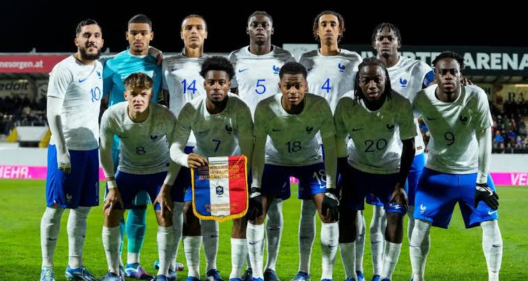 Em Cerca de 40 Minutos, começará o sorteio que Define Nossos Adversários e adversárias da Fase de Grupos do Futebol Olímpico.
#AllezLesBleus #FiersdetreBleus #UneSeuleEquipe