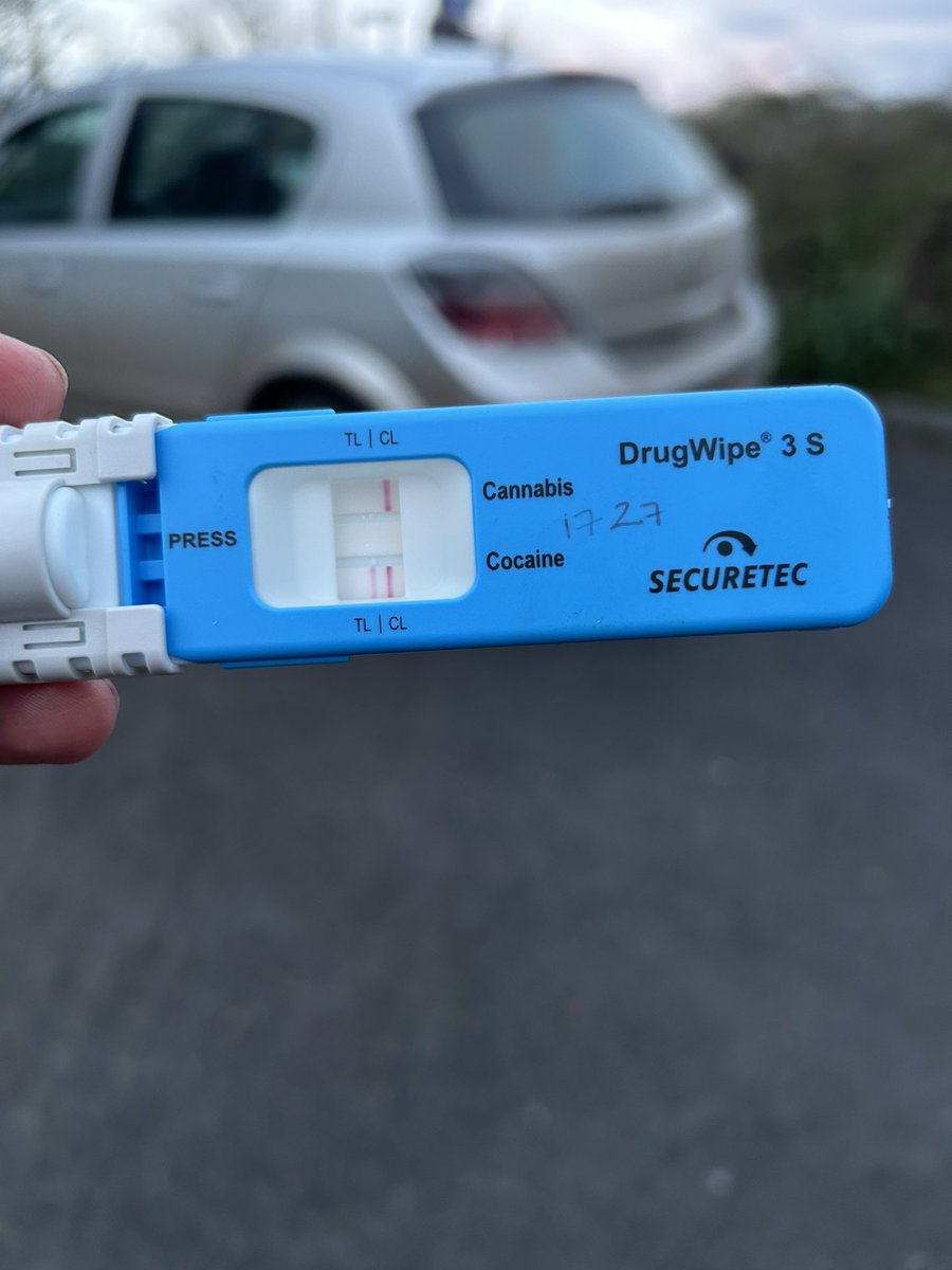 Vehicle stopped by #RPU due to a hand written number plate. The driver had no licence or insurance, & was positive for cocaine. #arrested & taken to custody for a blood test #SharpScratch @DrugWipeUK #fatal5