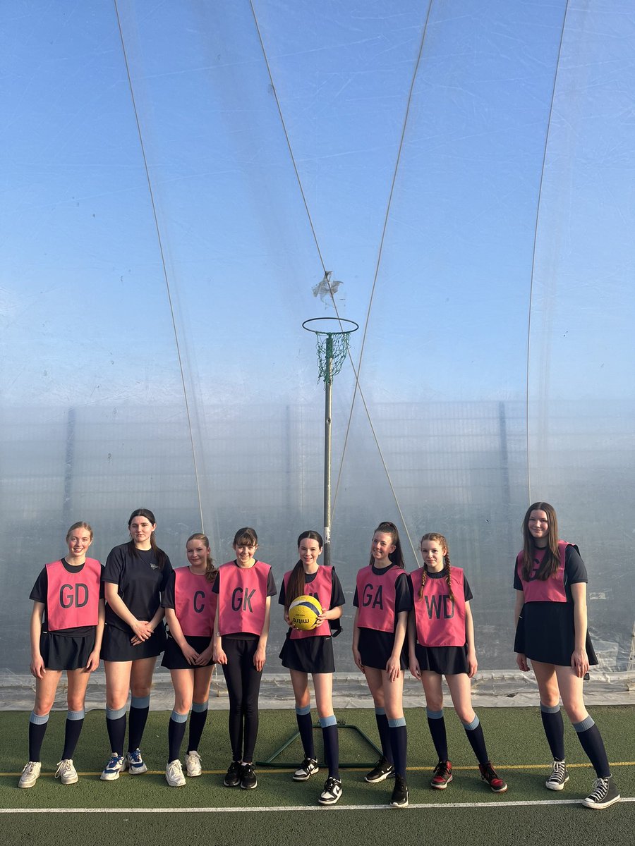 🚨Netball🚨

Super proud of this team who went and gave their absolute all in their competition tonight!  

Well done girls 👏🏽