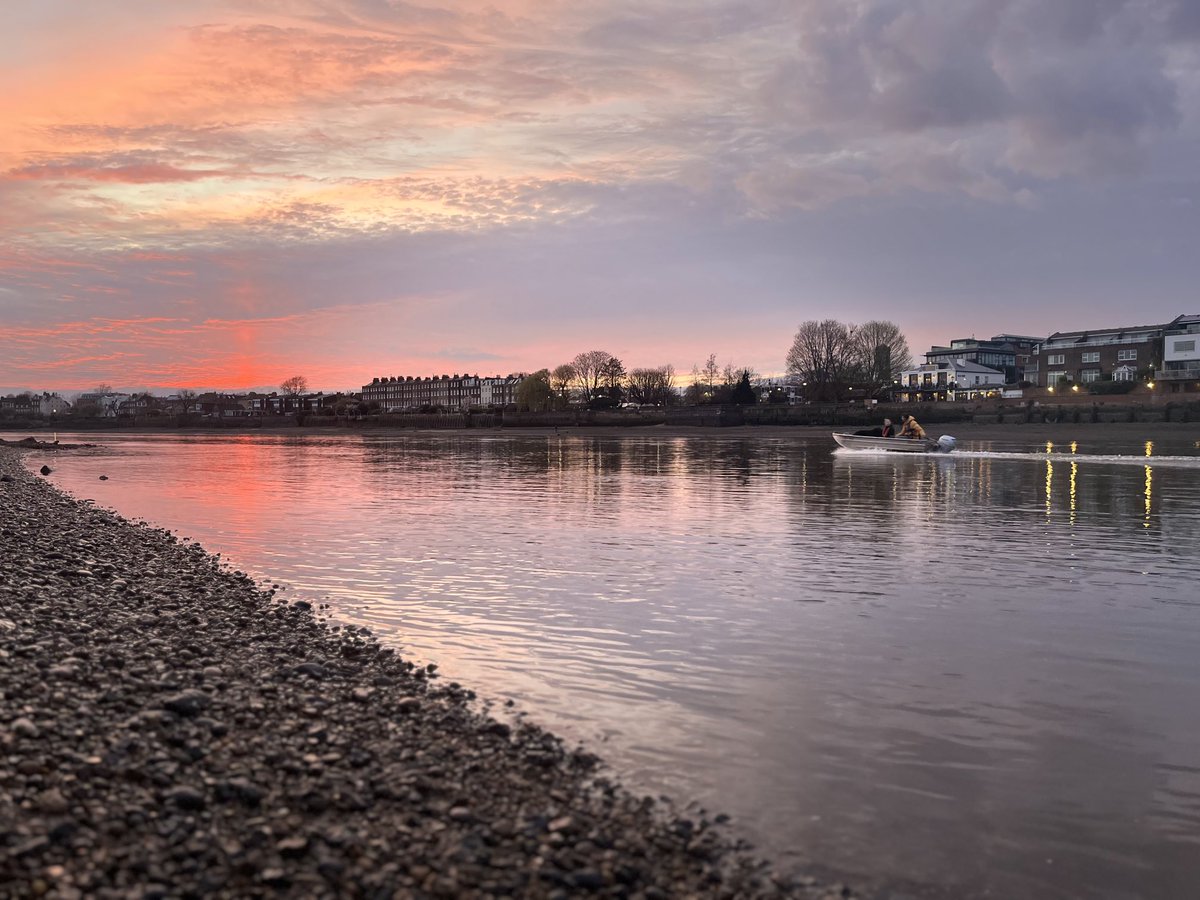 London is a lovely place to live #Hammersmith The walk home