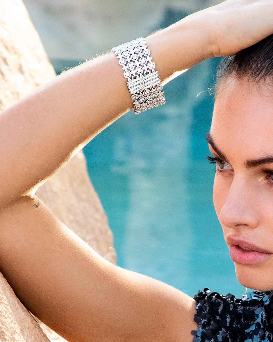 chic_time's tweet image. Découvrez l&apos;élégance intemporelle du bracelet #APMMonaco Météorites Signature.

Découvrez nos #bijoux d&apos;exception dans notre boutique en ligne #chictime

#braceletsilver #accessoiremode #mode #lookelegant #bijouterie