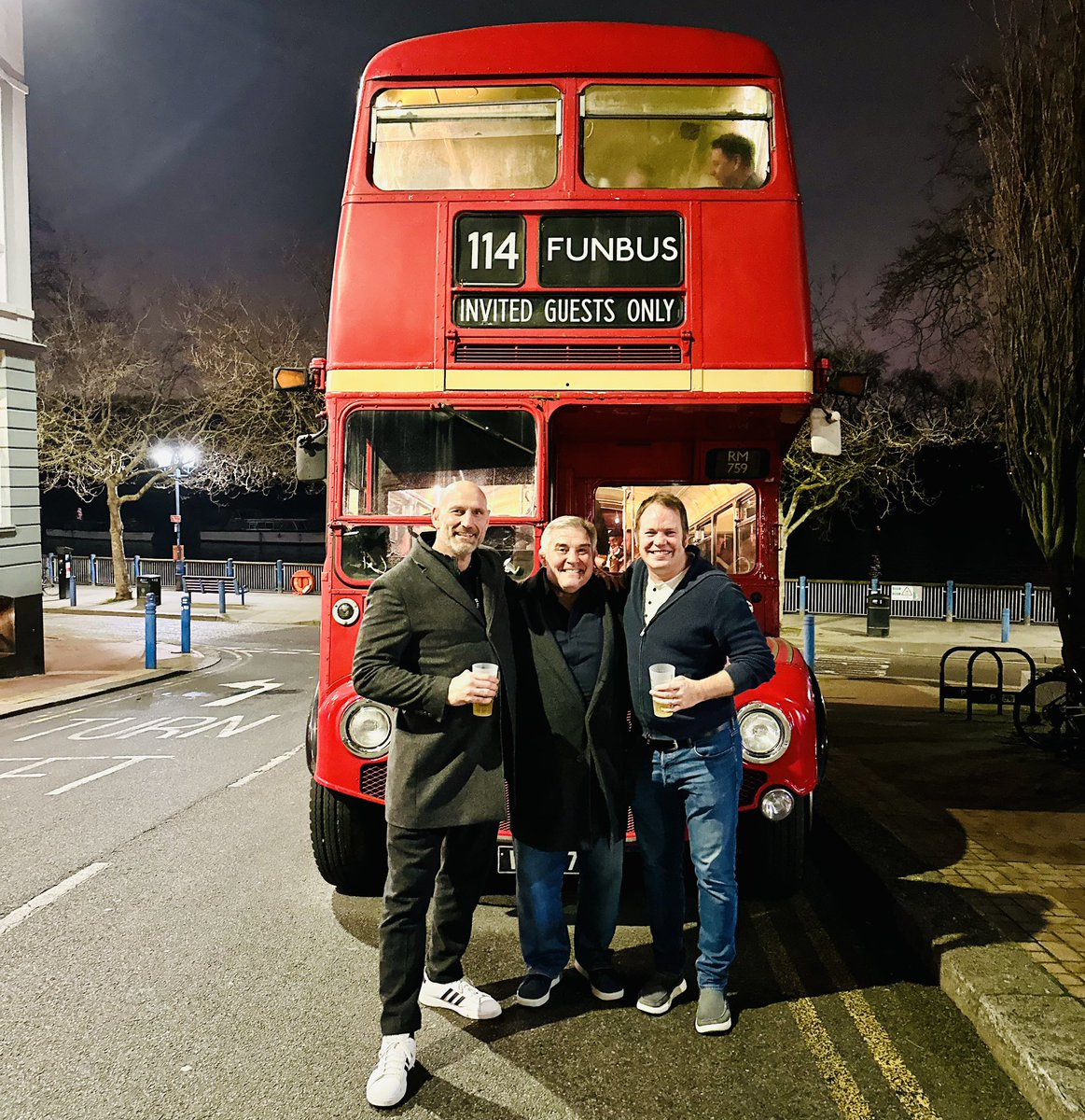 It was a heaving @FunBus114 for a Charity Special! Thank you to all those guests on board who generously supported mine & @dallaglio8 charities @theatlascharity and @DallaglioRW Delighted to welcome @Mattperry15 aboard for his first trip with us.