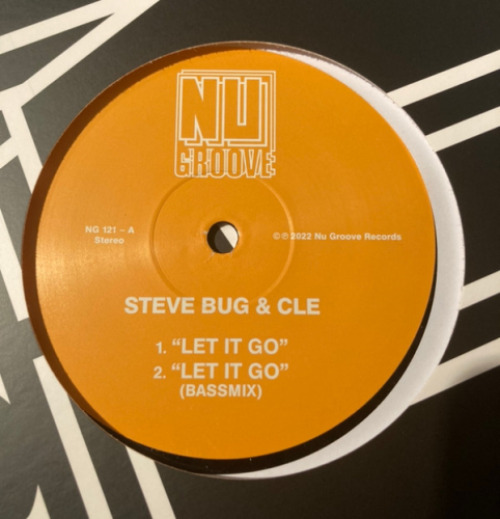 MVC38829108's tweet image. New arrival: Steve Bug &amp;amp; Clé - Let It Go / Suitcase In A Box (12&quot; Vinyl) #SteveBug&amp;amp;Clé #LetItGo/SuitcaseInABox #vinyl #cds