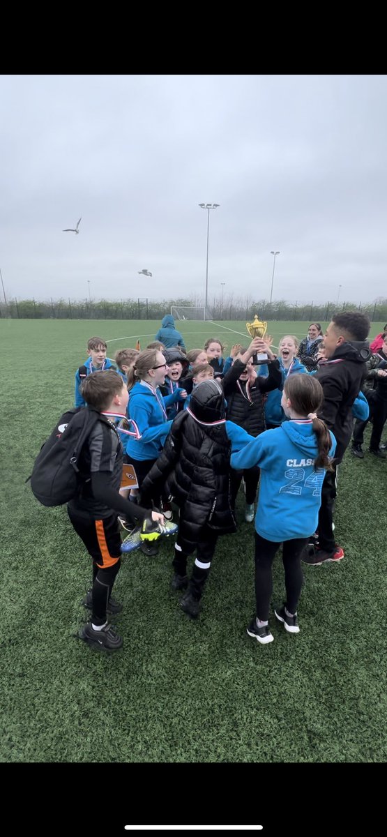 🧡A successful morning celebrating Rugby Schools Week with our cluster primaries🧡

🌟Huge well done to all there who brought the fun, teamwork and competitiveness!🌟 

🏉Thank you to Senior pupils, Dalkeith RFC, Active Schools and Morrisons for supporting the event🏉
#aimhigher