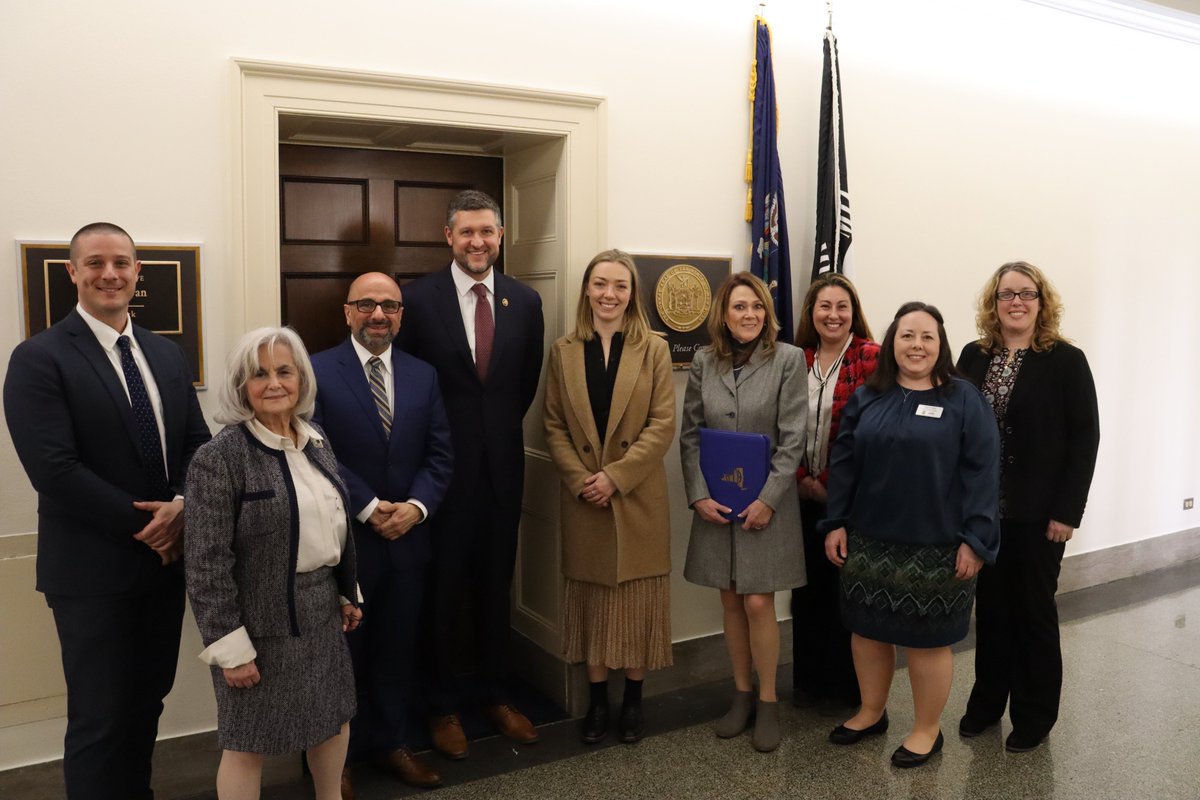 Great meeting with the @UlsterBOCES team to discuss the expansion of BOCES programming in the Hudson Valley and across the state. Looking forward to continuing to work together to support NY-18 students with top-notch career & technical education!