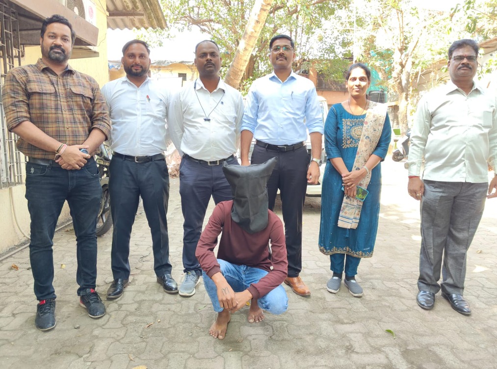 gallinews's tweet photo. 1 Pistol 2 zinda kartoos baramad kar 1 shaks ko arrest kiya Tilak Nagar Police station ne
Read Full News: https://t.co/oincAeX95P
#Arrested #CommunitySafety #CrimeAlert #CrimePrevention #JusticeServed #LawEnforcement #PistolRecovery #policestation #TilakNagarPolice https://t.co/C1o1FZ6rdm