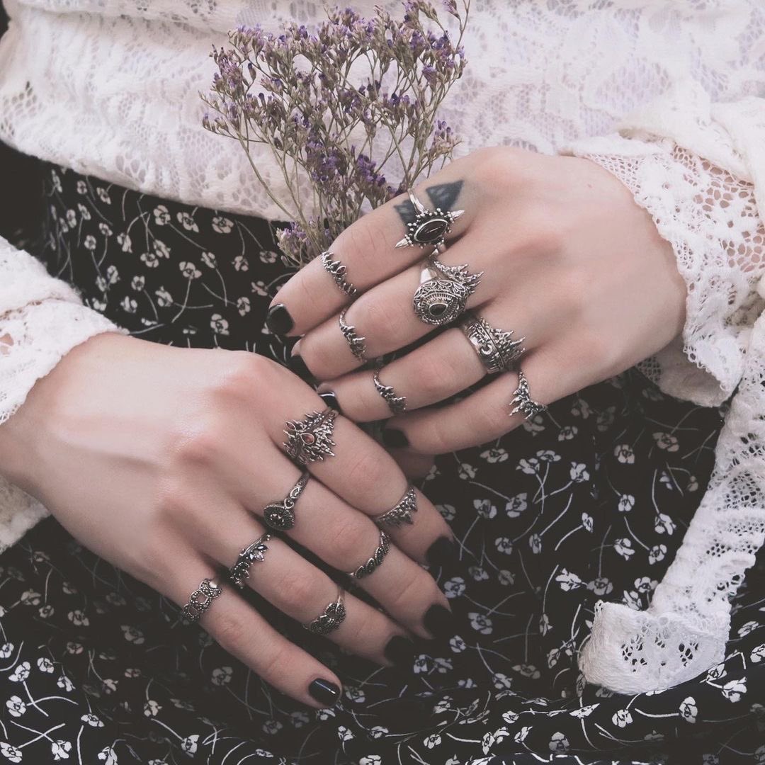 adore_via0's tweet photo. *ೃ༄ Regulus (Reggie) Black as…

ꕥ A thread 🪡 ⋆୨୧˚ https://t.co/KG98JWbRNh