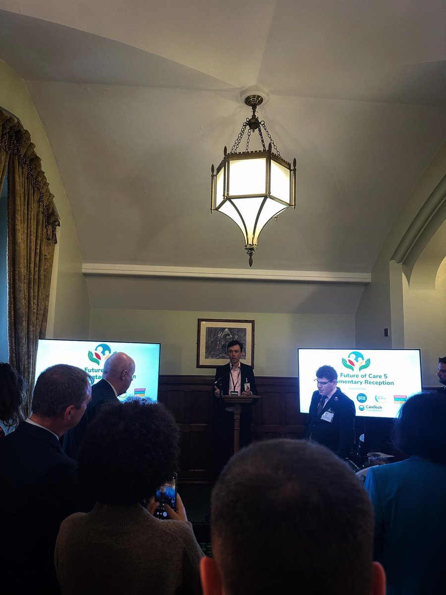 Really great to attend and speak at the @ASCAPPG report launch this afternoon in parliament. It was standing room only with a range of politicians dropping in and out throughout, meeting with members of the lived experience advisory group who steer the APPG's working group. 1/13