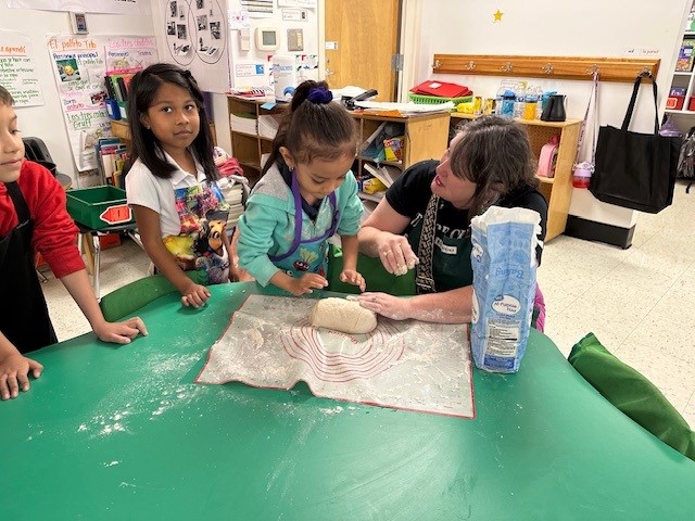 dallasschools's tweet photo. ππ Inside the Classroom:
Kindergartners at @CREWatDISD practice their bread-making skills after learning about Colonial Times in their Amplify unit, discovering that roles like bread makers helped keep communities thriving.
#TeachBeyondtheTest https://t.co/xXKNAArm1f