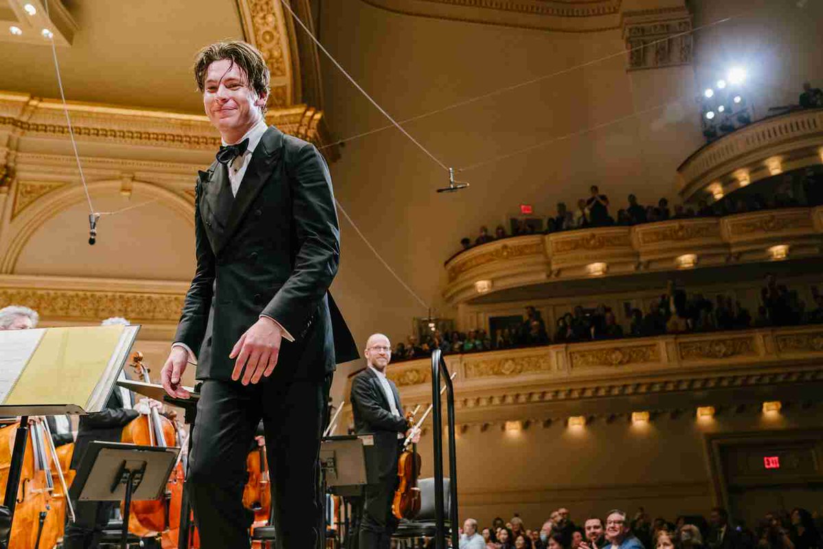 #ConcertReview @carnegiehall Back in Carnegie Hall since its 2003 concert with Christoph Eschenbach, the Orchestre de Paris, with current Music Director Klaus Mäkelä, performed two of Igor Stravinsky’s most popular scores. classicalsource.com/concert/orches…