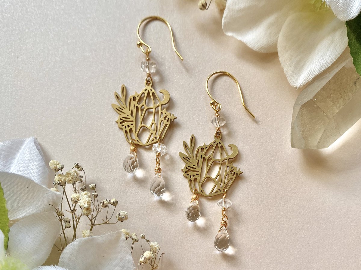 lunarseashop's tweet photo. 30% off all these &amp; more✨ https://t.co/rDmiXLjgZq