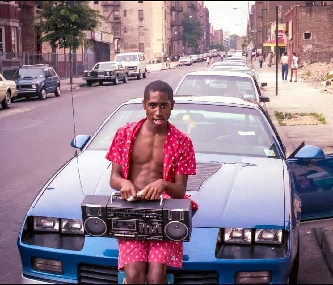 Young Tupac at New York ( 1987 )📷