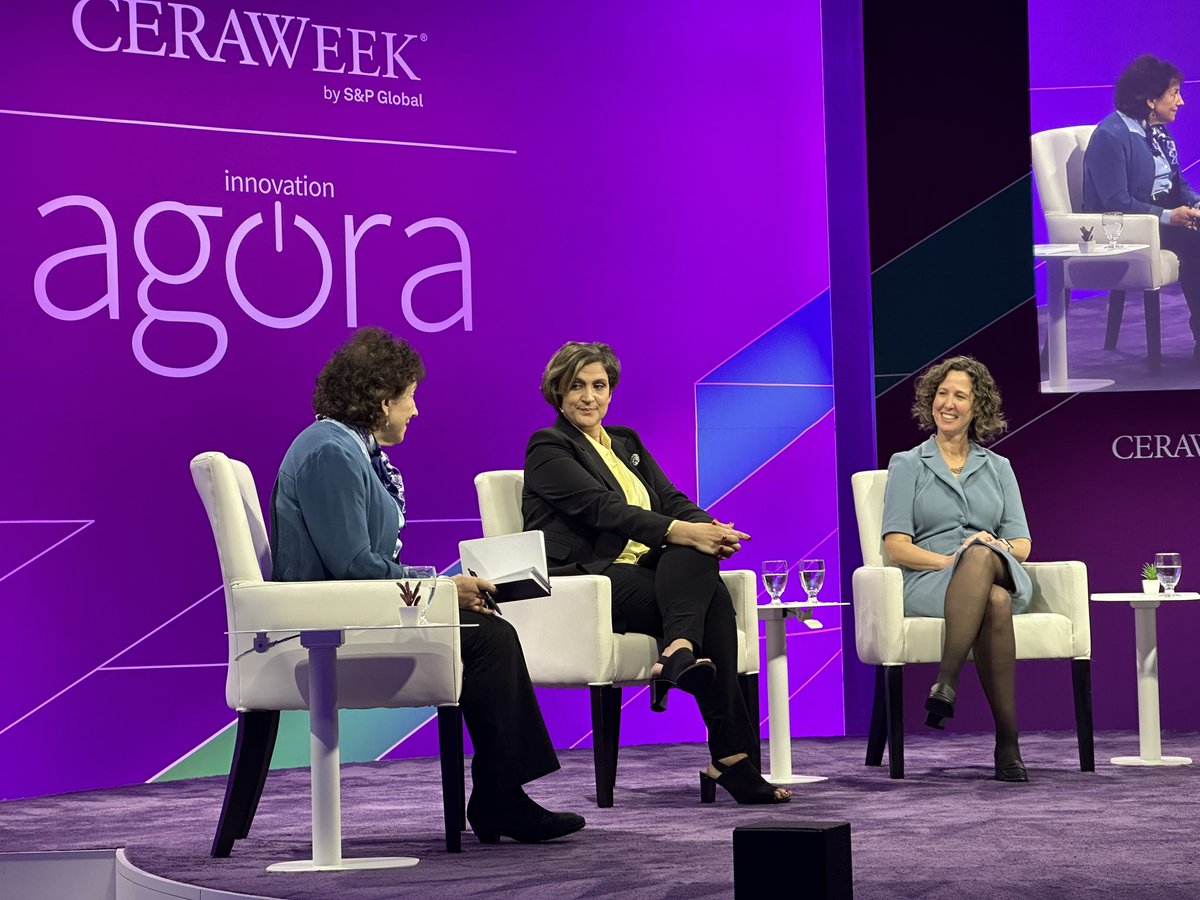 Dean @AbramsonAlexis is @CERAWeek describing how half of @thayerschool faculty found companies and are celebrated and supported in doing so.
