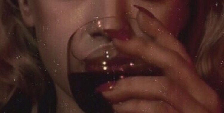 adore_via0's tweet photo. ⋆୨୧˚  Reggie as a drink

ꕥ Red Wine https://t.co/kKAJgvaDT1