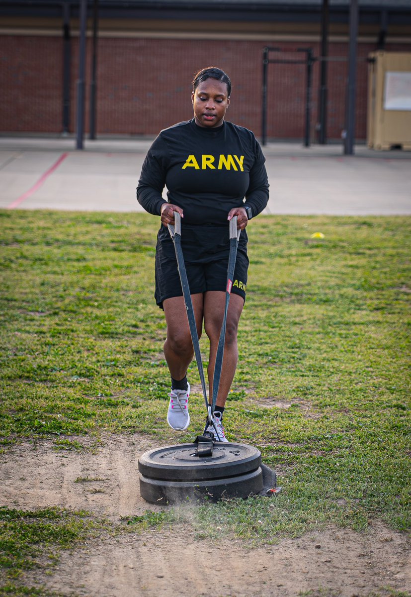 This morning, the #FalconBrigade conducted this month’s Falcon Women’s PT session at our #FalconH2F facility. Come join us for the next Falcon Women’s PT event on April 17th! All Paratroopers are welcome to attend! 🪂 LET’S GO! #AlwaysReady #FalconFit #AATW