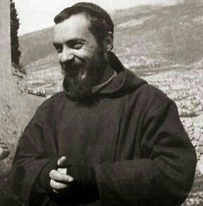 PadrepioSaint's tweet image. "Pray,
         hope, 
                  and don't worry."