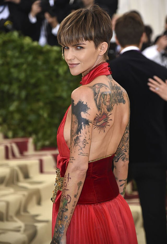 JuanC_Rdgz's tweet photo. 📺 Happy Birthday Ruby Rose 🎂📺
#RubyRose #Batwoman #TheFlash #Arrow #Supergirl #LegendsofTomorrow #CrisisonInfiniteEarths #KateKane #HappyBirthdayRubyRose https://t.co/bf1g6q3Xa5