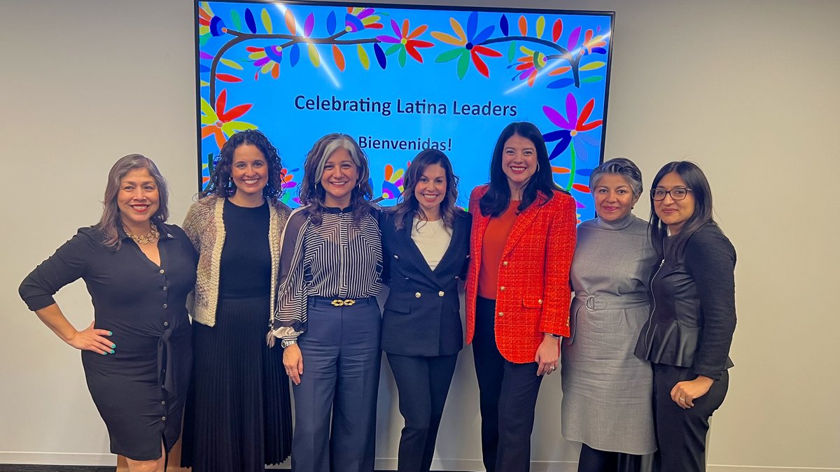 I'm grateful for an unforgettable evening celebrating Latina leaders from across Chicago. In tribute to Women's History Month, we uplifted and honored each other's remarkable achievements throughout the night. #WomenSupportingWomen  🌟💃