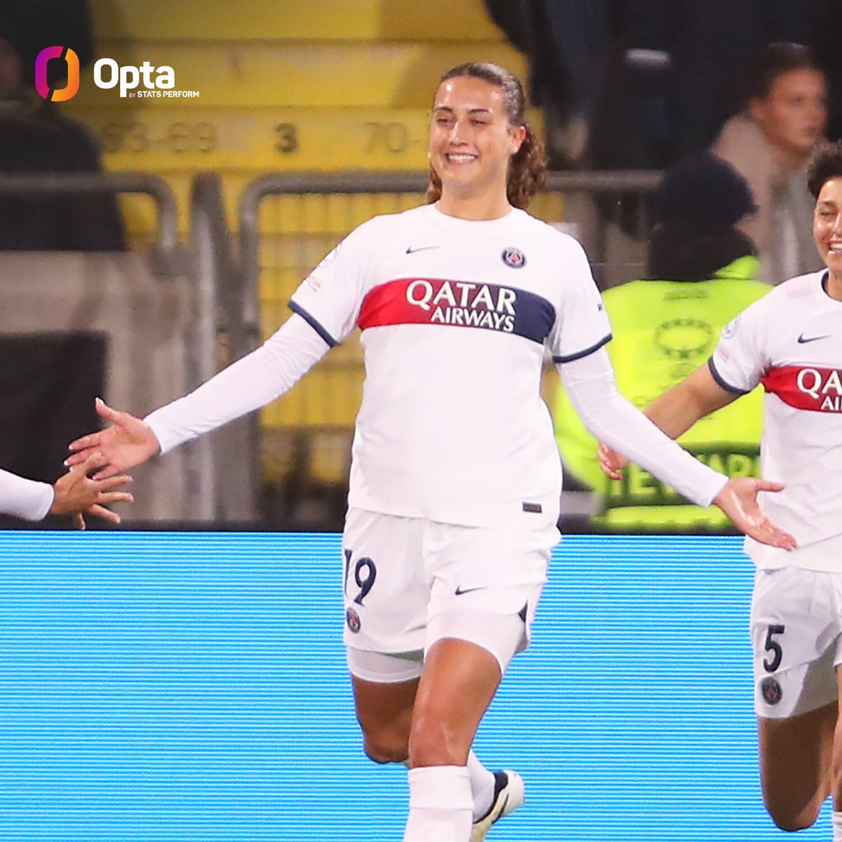 21-94 - At 21 years, 94 days, Paris SG's Eva Gaetino is the youngest American to score a goal in the quarterfinal or later of the #UWCL (Champions League era - since 2009-10). Entrance.