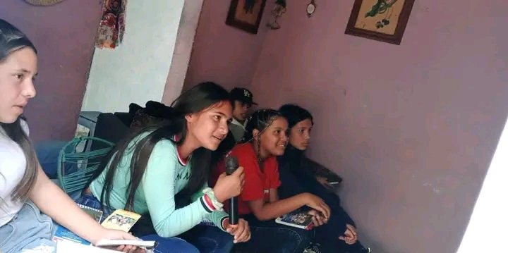 Reunión del equipo de comunicación de los grupos de base del Estado Trujillo . Durante la jornada se realizaron 2 espacios de socialización, 1 de las delegados , para evaluar las actividades en el marco de la Escuela de Comunicación Popular y 2 en compañía de los colaboradores