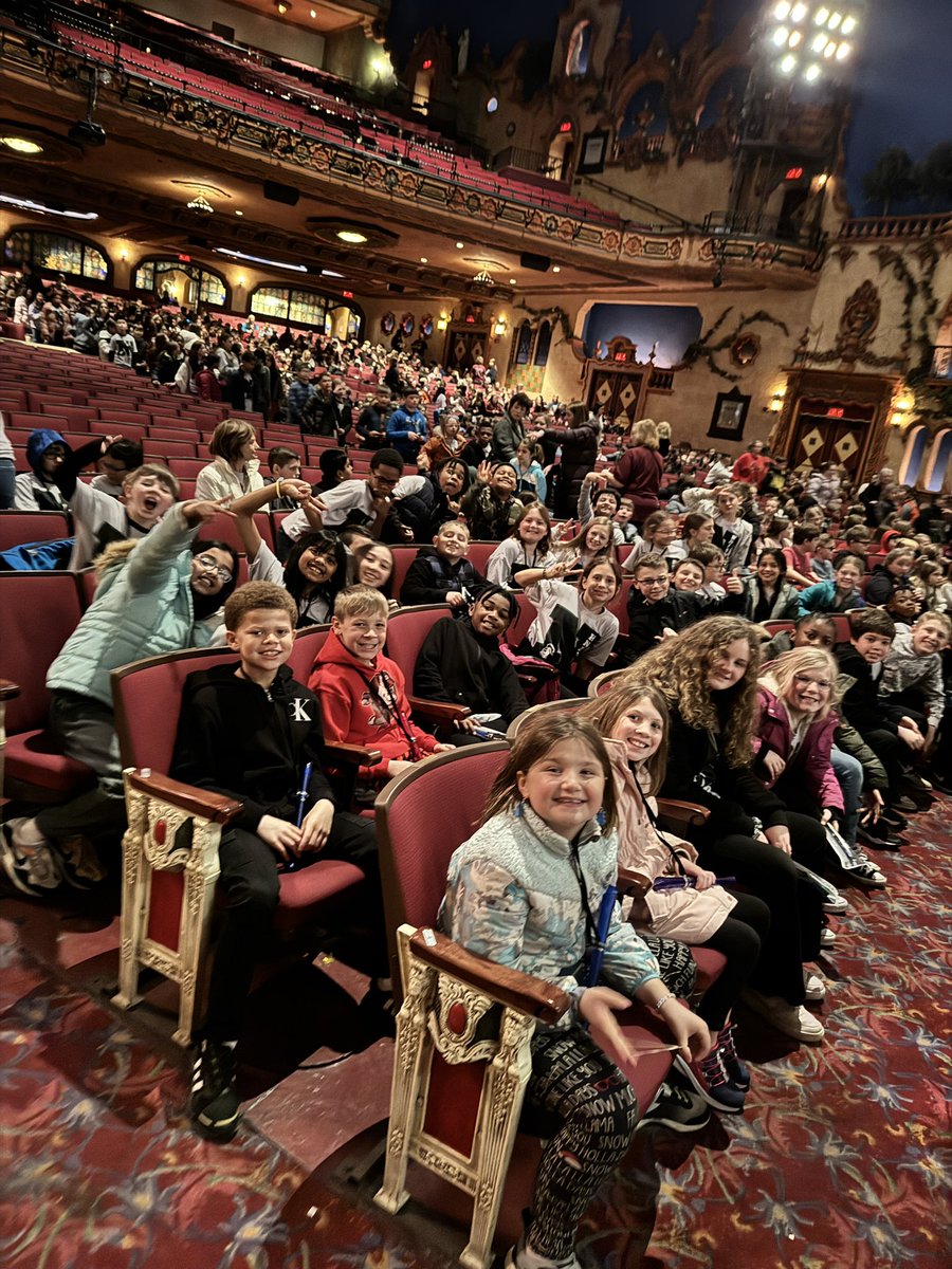 A special day for 4th graders who went to Akron for a performance with the Akron orchestra. Bravo!