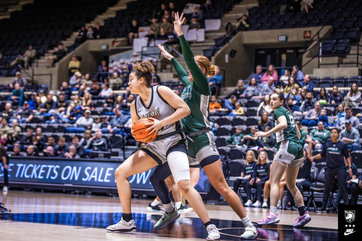 Kya Smith finished the season with 202 total rebounds (team-high) which is fourth most in a season in program ranks by an Army freshman player. Her 7.2 rebounds per game was also good for fourth best in the @PatriotLeague. #GoArmy | #NoExcuses