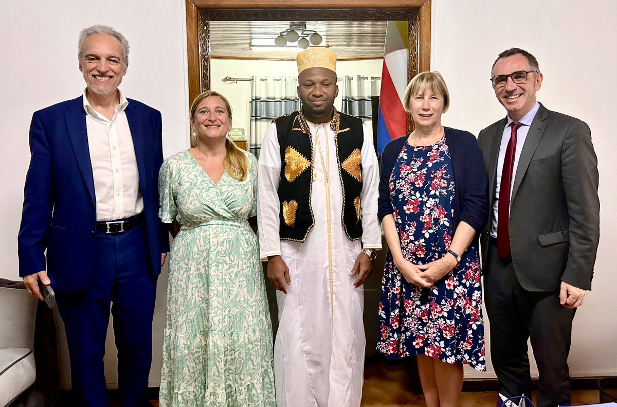 Thank you Ministers of Finance, Economy, Industry & Investment & Secretary General of the Government of the Union of #Comoros for good discussions. Let’s conclude the EU-ESA5 EPA deepening negotiations in 2024 under your chairmanship of the ESA5 Group ✌️